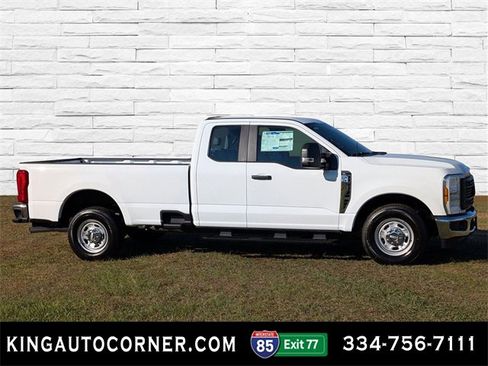 New 2026 Ford F250 XL w/ XL Chrome Package image 4
