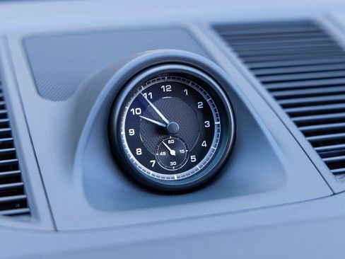 Certified 2025 Porsche Macan image 33