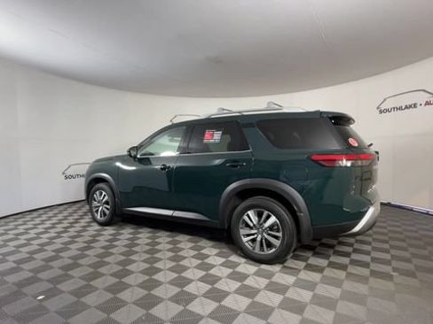 Certified 2025 Nissan Pathfinder SL w/ Cargo Package AWD/4WD image 7