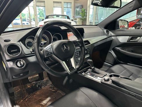 Used 2013 Mercedes-Benz C 250 Coupe image 3
