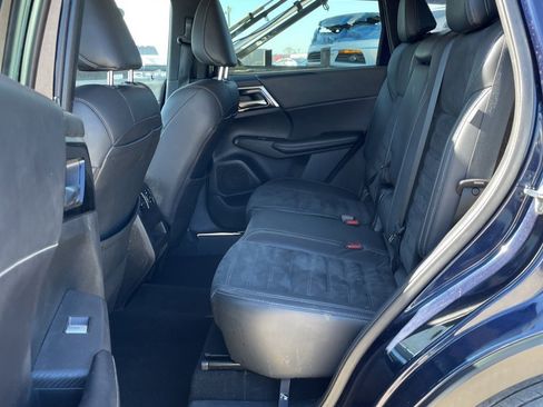 Used 2022 Mitsubishi Outlander SE image 13