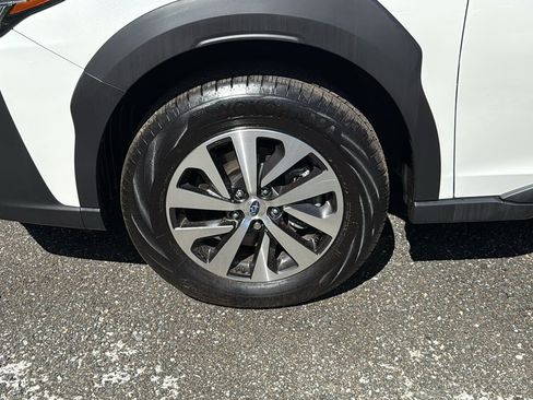 Certified 2025 Subaru Outback Premium AWD/4WD image 10