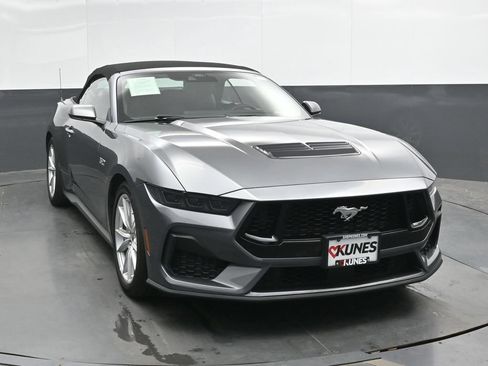 Used 2025 Ford Mustang GT Premium RWD image 5