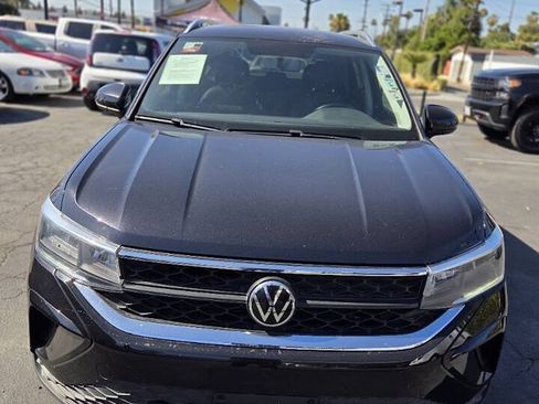 Used 2022 Volkswagen Taos SE FWD image 17