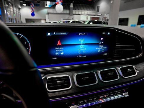 Used 2023 Mercedes-Benz GLS 450 4MATIC image 40