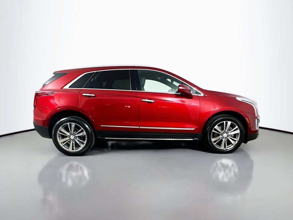 Used 2022 Cadillac XT5 Premium Luxury w/ Technology Package AWD/4WD image 9