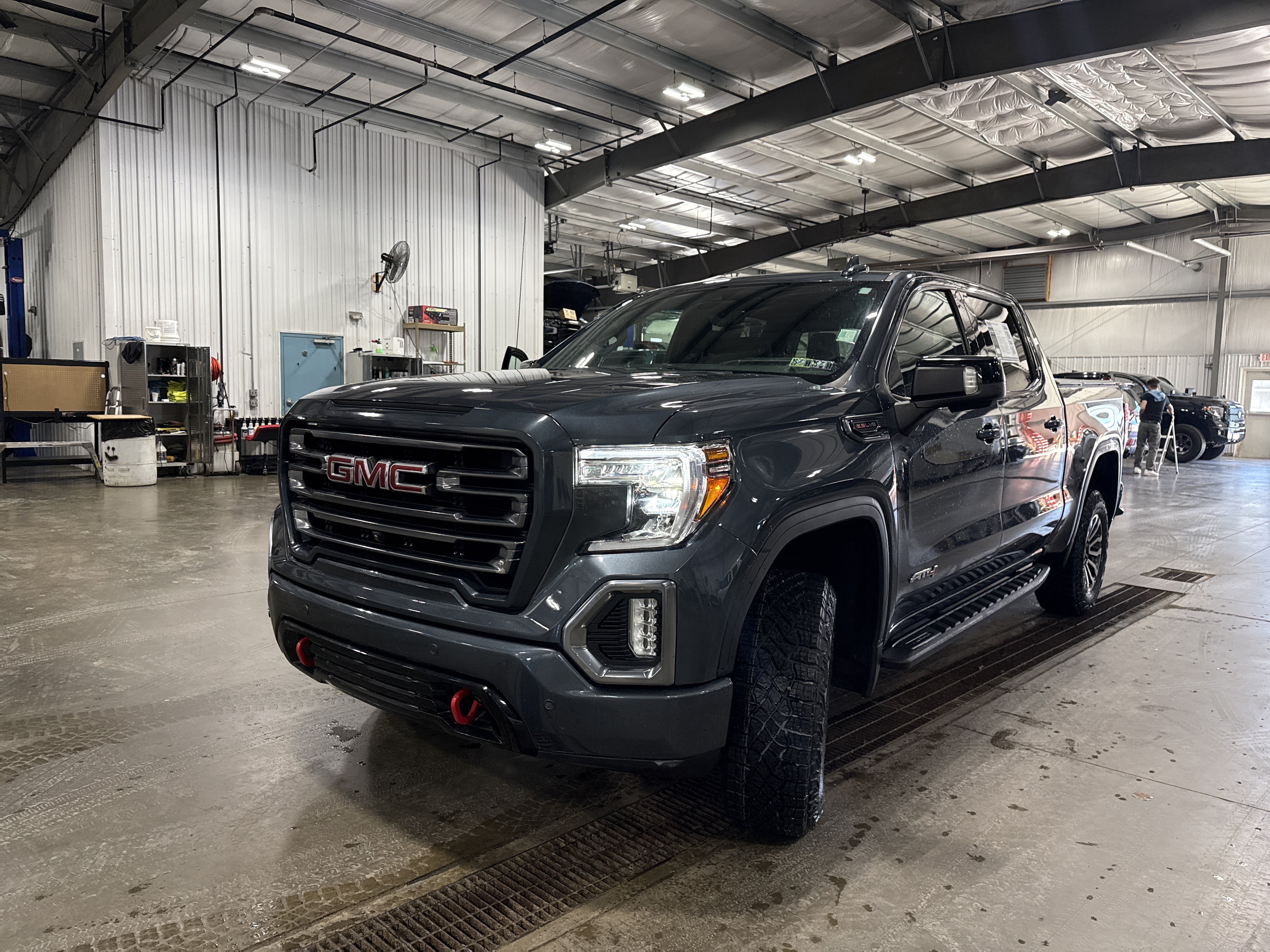 Used 2021 GMC Sierra 1500 AT4 w/ AT4 Premium Package AWD/4WD image 6
