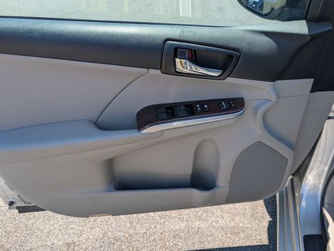 Used 2012 Toyota Camry XLE FWD image 12