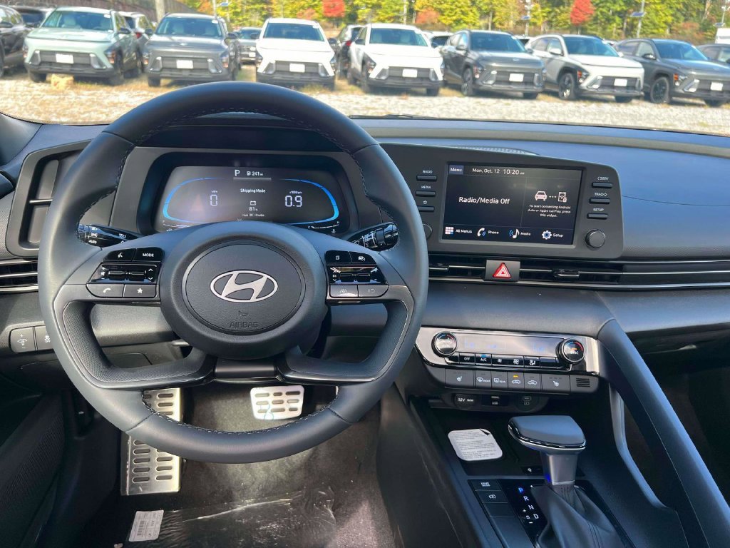 New 2026 Hyundai Elantra SEL Sport FWD image 10