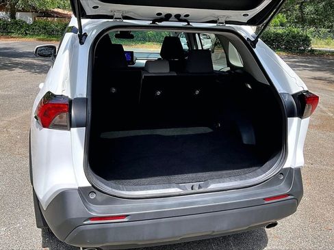 Used 2024 Toyota RAV4 XLE AWD/4WD image 36