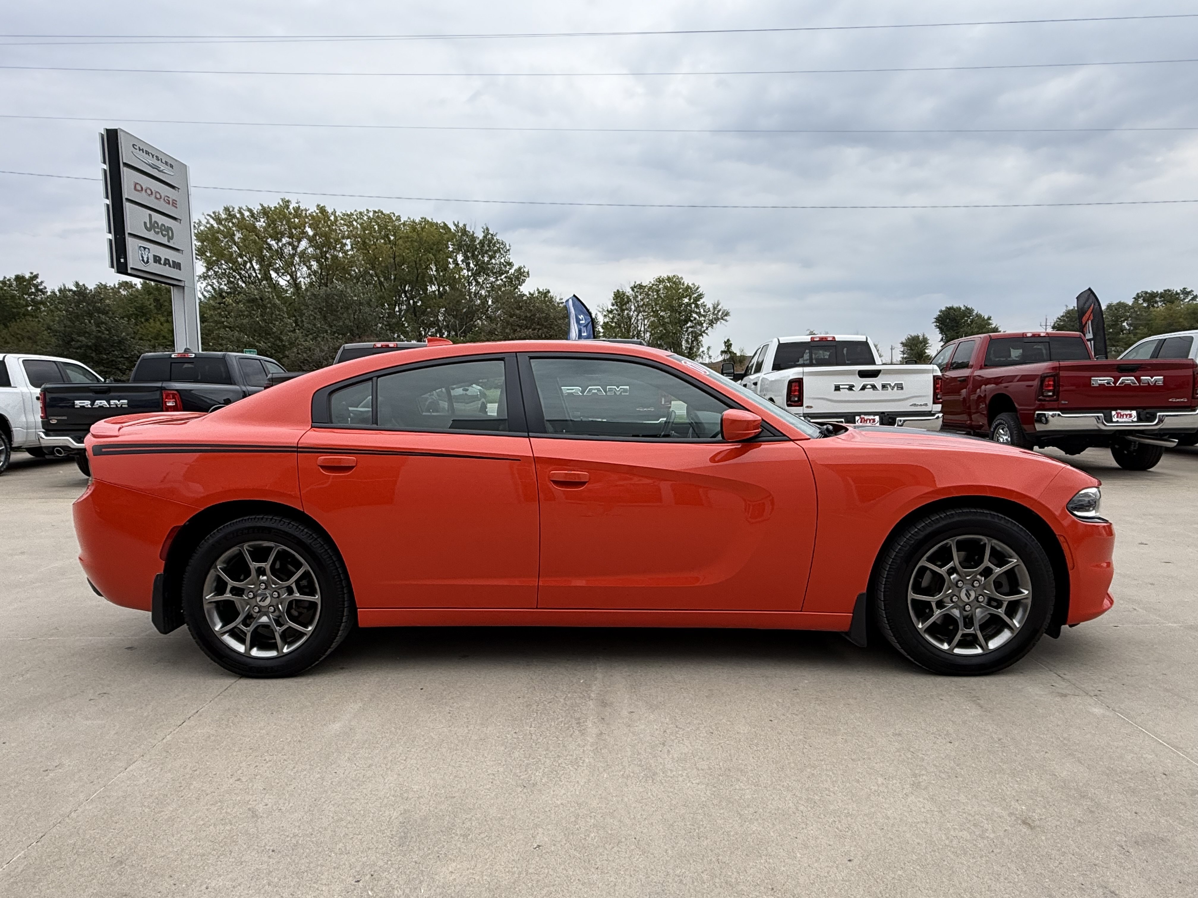 Used 2017 Dodge Charger SXT w/ AWD Plus Group image 37