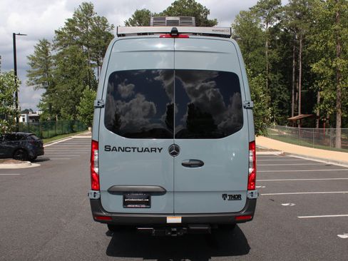 Used 2024 Mercedes-Benz Sprinter 3500 image 8