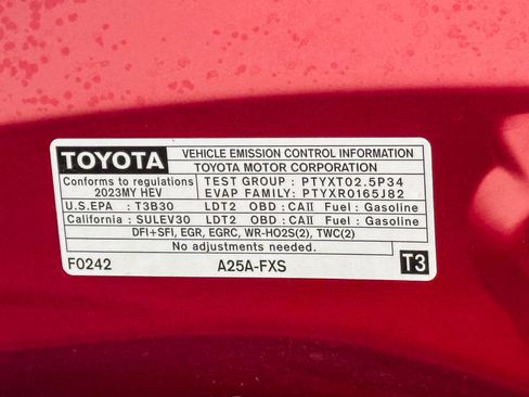 Used 2023 Toyota Highlander Limited AWD/4WD image 30