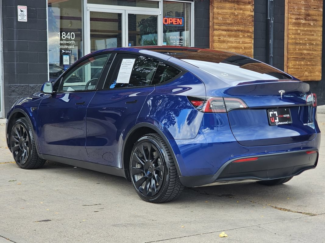 Used 2022 Tesla Model Y Long Range AWD/4WD image 3