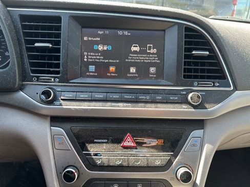 Used 2018 Hyundai Elantra SEL image 9