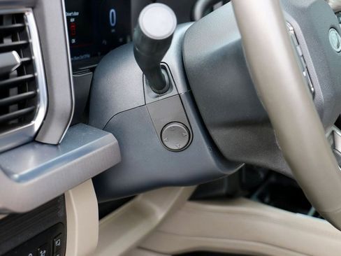 Used 2025 Ford F250 Platinum w/ Platinum Plus Package image 18