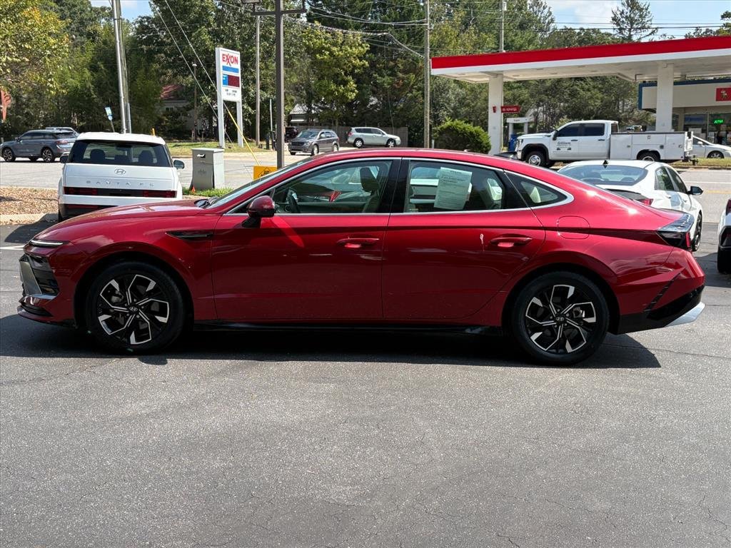 Used 2025 Hyundai Sonata SEL FWD image 3