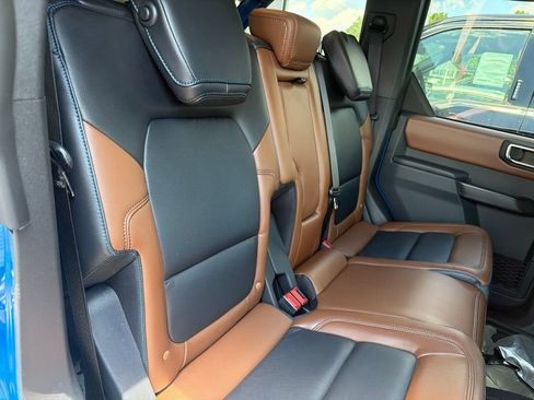 Used 2024 Ford Bronco Outer Banks AWD/4WD image 5