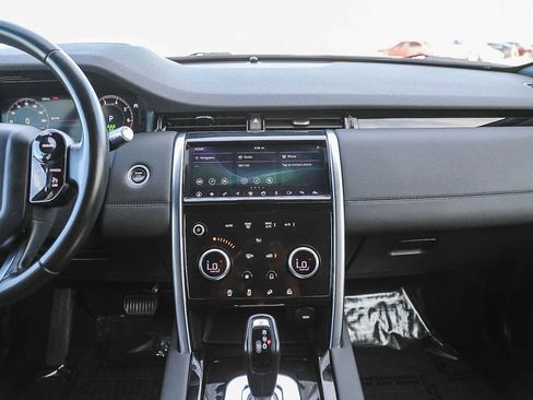 Used 2020 Land Rover Discovery Sport SE image 13