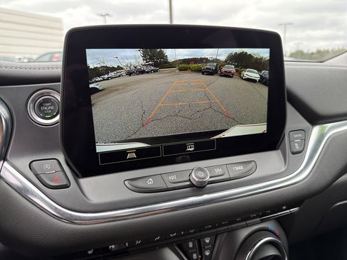 Used 2025 Chevrolet Blazer LT image 7