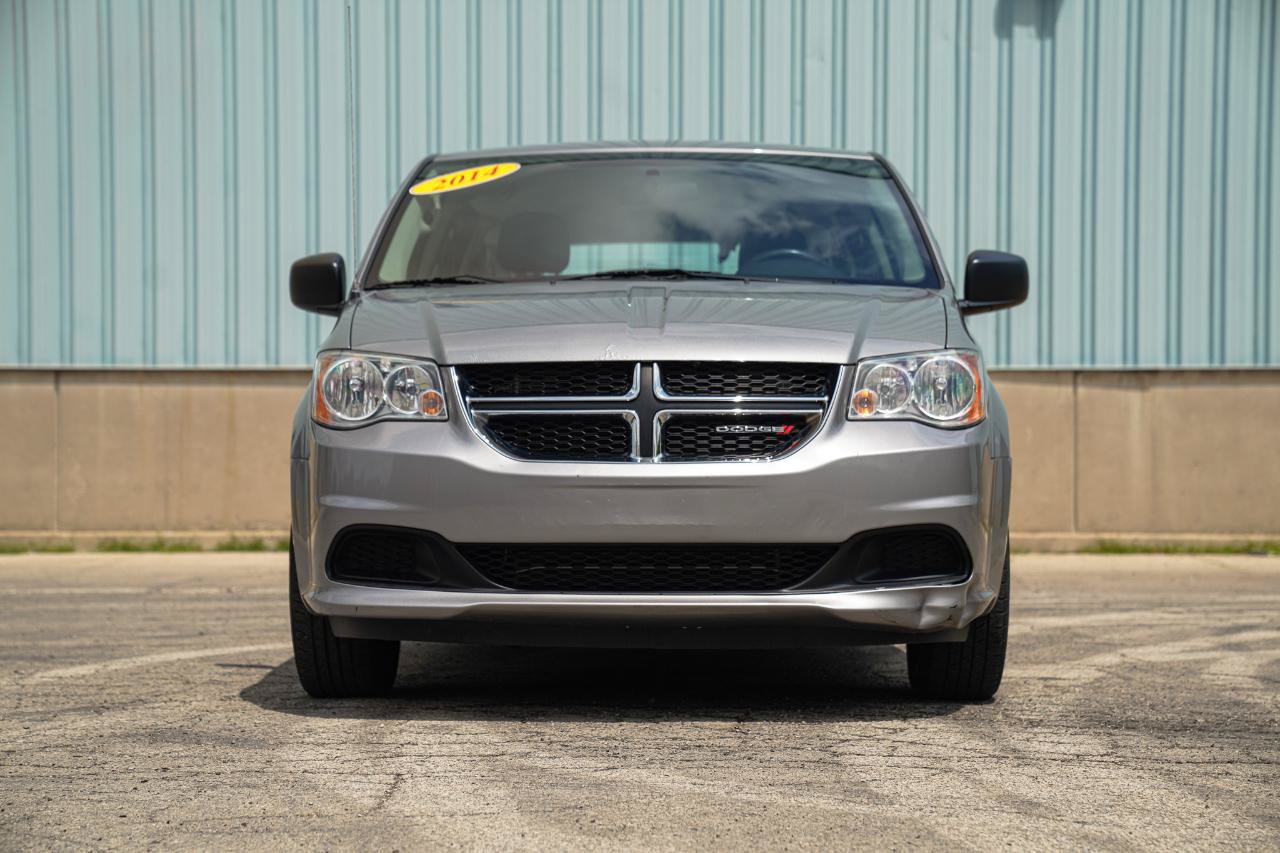 Used 2014 Dodge Grand Caravan American Value Package FWD image 3