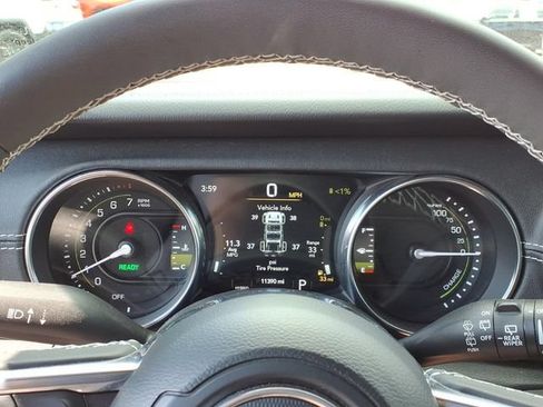 Used 2023 Jeep Wrangler Unlimited Sahara w/ Cold Weather Group AWD/4WD image 13