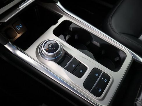 Used 2022 Ford Explorer XLT w/ Equipment Group 202A image 32