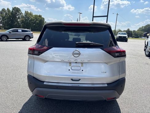 Used 2023 Nissan Rogue SV w/ SV Premium B Package FWD image 8