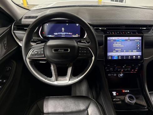Used 2023 Jeep Grand Cherokee L Limited AWD/4WD image 11