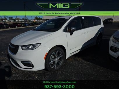 New 2026 Chrysler Pacifica Pinnacle