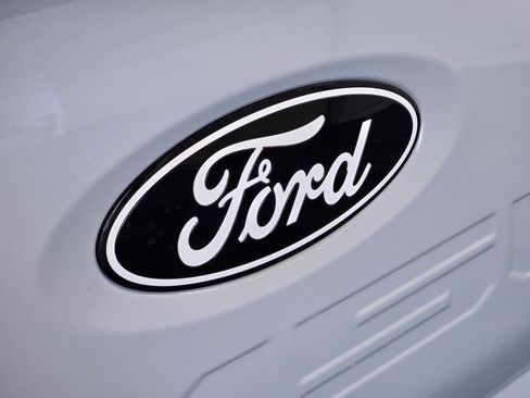 Used 2025 Ford F150 Lariat w/ Equipment Group 501A Mid image 11