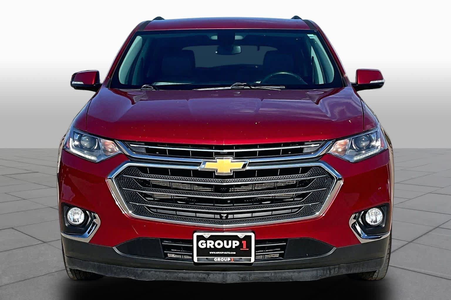 Used 2020 Chevrolet Traverse LT w/ LT Premium Package FWD image 3