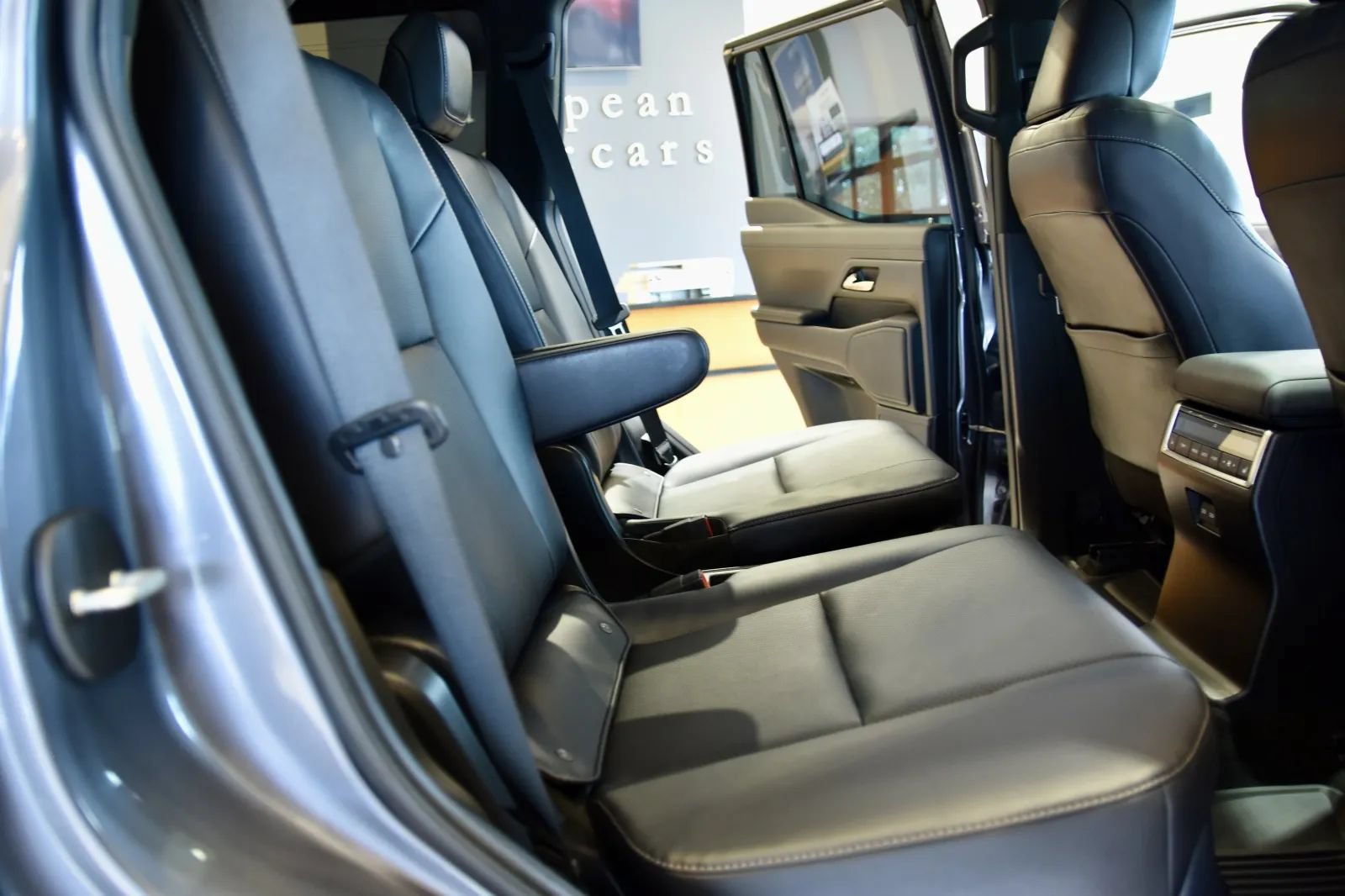 Used 2024 Lexus GX 550 w/ Accessory Package (Z1) AWD/4WD image 26