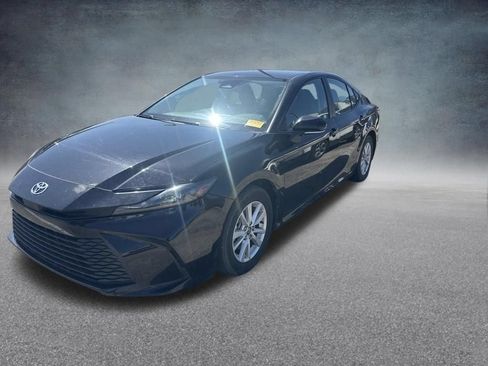 Used 2025 Toyota Camry LE FWD image 27