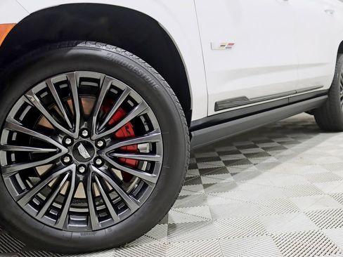 Used 2024 Cadillac Escalade V AWD/4WD image 5