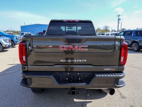Used 2023 GMC Sierra 3500 AT4 w/ AT4 Preferred Package image 4