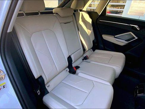 Certified 2024 Audi Q3 2.0T Premium w/ Convenience Package AWD/4WD image 19