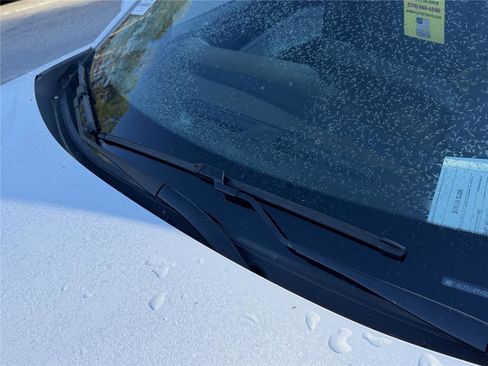 Used 2025 Chevrolet Trax LT image 12