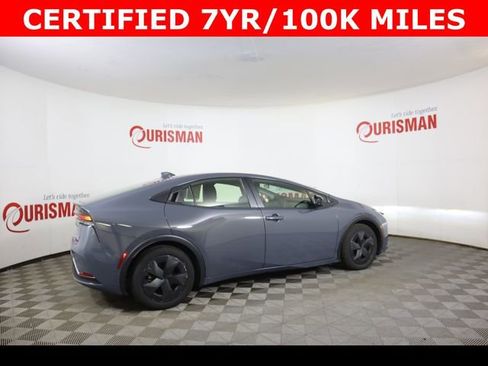 Used 2025 Toyota Prius LE image 14