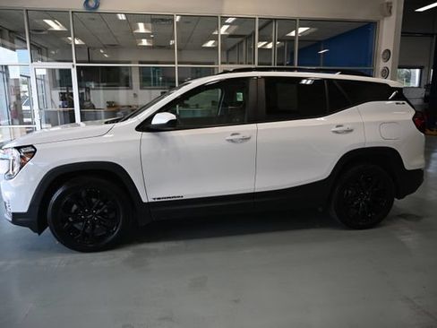 Used 2022 GMC Terrain SLE w/ Driver Convenience Package FWD image 7