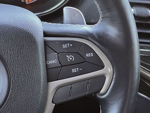 Used 2015 Jeep Grand Cherokee Overland image 15