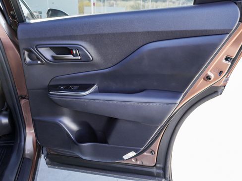 Certified 2025 Toyota Crown Signia image 32