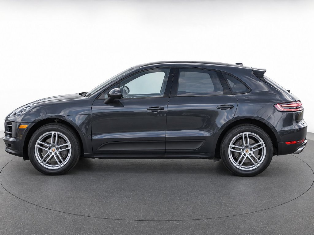 Used 2021 Porsche Macan AWD/4WD image 2
