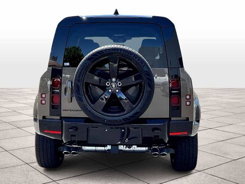 New 2025 Land Rover Defender 110 X-Dynamic SE image 6