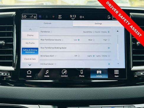 New 2026 Chrysler Voyager LX image 7