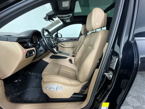Used 2020 Porsche Macan image 16