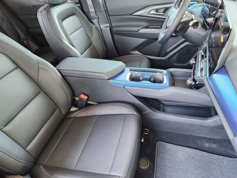 New 2026 Chevrolet Equinox EV LT image 29