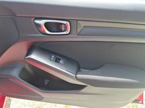Used 2025 Honda Civic Sport image 32