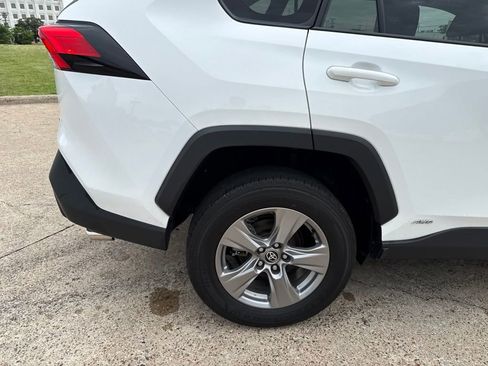 Used 2023 Toyota RAV4 XLE AWD/4WD image 6