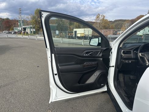 Used 2020 GMC Acadia Denali image 11